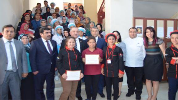 Karşıyaka Orhan Çobanoğlu Mesleki ve Teknik Anadolu Lisesinde Yemek Yarışması