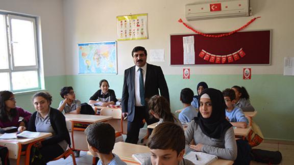 İlçe Milli Eğitim Müdürümüz Sayın Mehmet KILINÇ´ın Okul Ziyaretleri Devam Ediyor...