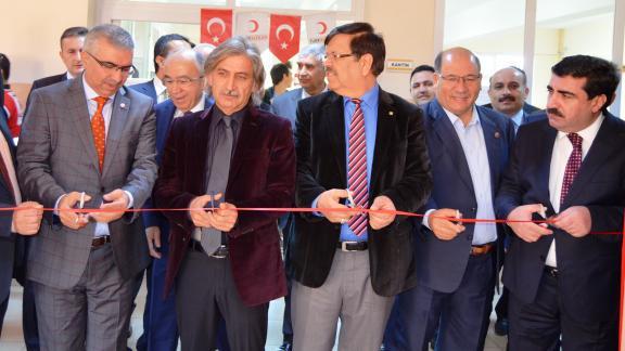 İlçemiz TOKİ Köprülü Anadolu Lisesinde Türk Kızılayı Adana Şubesi İşbirliği İle Kan Bağış Kampanyası Gerçekleştirildi.