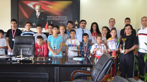 Okullar Arası Hapkido Türkiye Şampiyonasında İlçemiz Minikler ve Yıldızlar Kategorisinde Türkiye Birincisi Olmuştur.