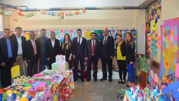 İlçe Milli Eğitim Müdürümüz Sayın Mehmet KILINÇ Anadolu Efes İlkokulunda Okul Öncesi Yılsonu Sergisi Açılışı Yaptı