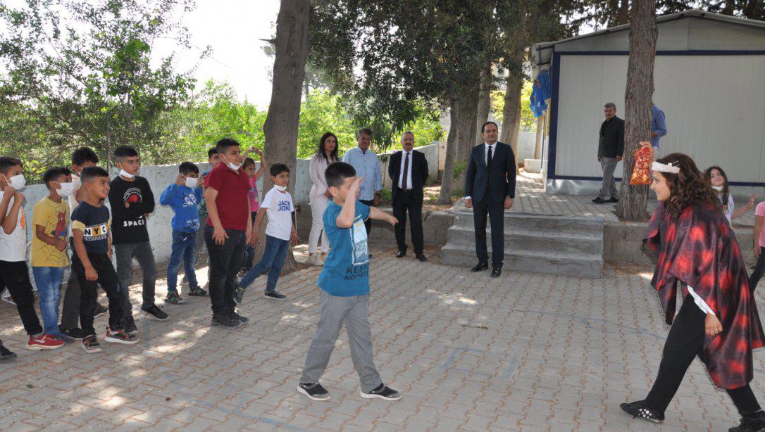 İlçe Kaymakamımız Sayın Dr. Mehmet ÖZEL'in Okul Ziyaretleri