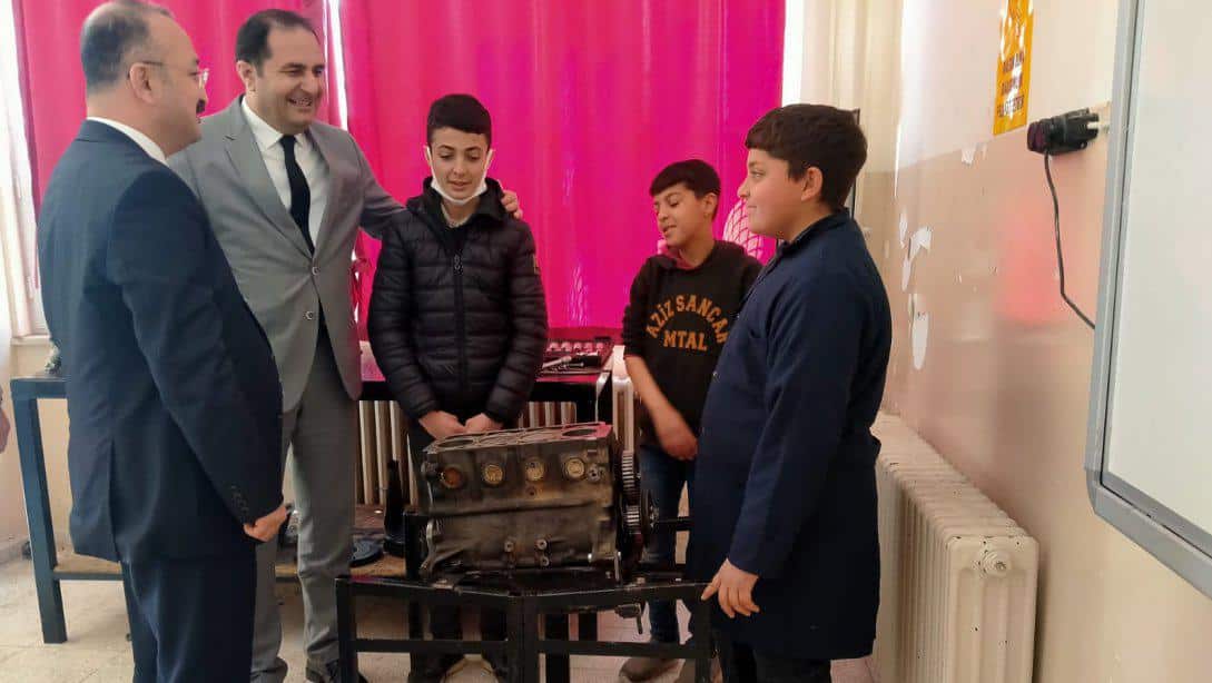 Kaymakamımız Sayın Dr. Mehmet ÖZEL'in Okul Ziyaretleri
