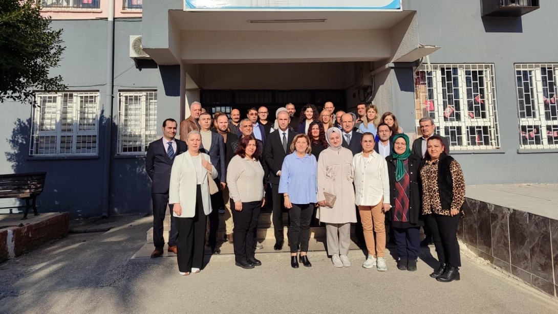 Kaymakamımız Sayın Mehmet AKSU, Ögrencilerimizin Karne Heyecanına Ortak Oldu